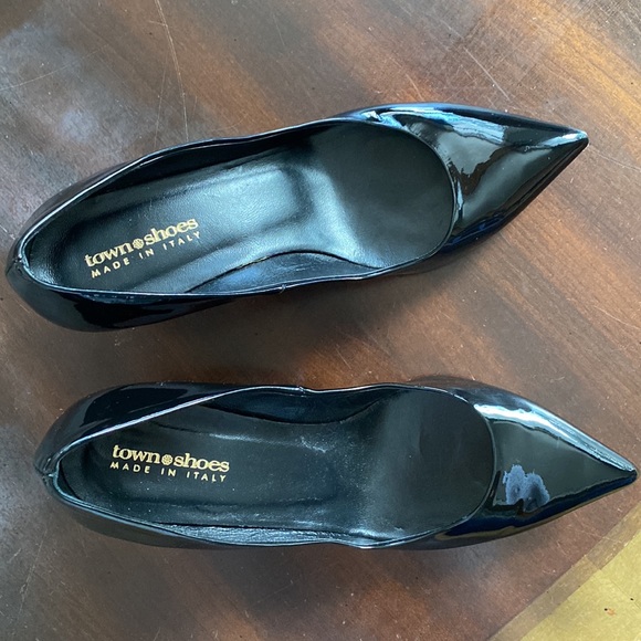 NWT Black Leather Heels - Picture 2 of 6